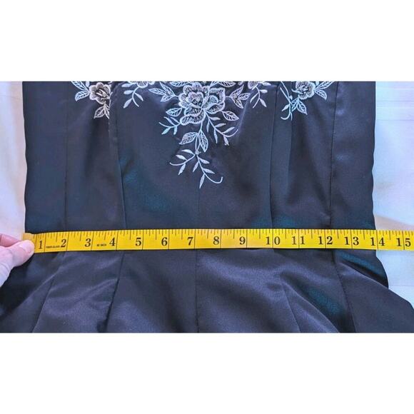 Masquerade Black/White Strapless Dress Size 5/6 Party Prom Evening Tulle Ruffles - Picture 6 of 10